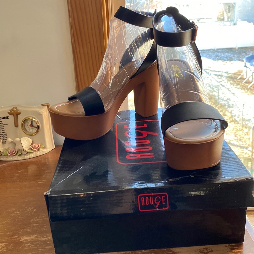 New black wooden clogs sandal